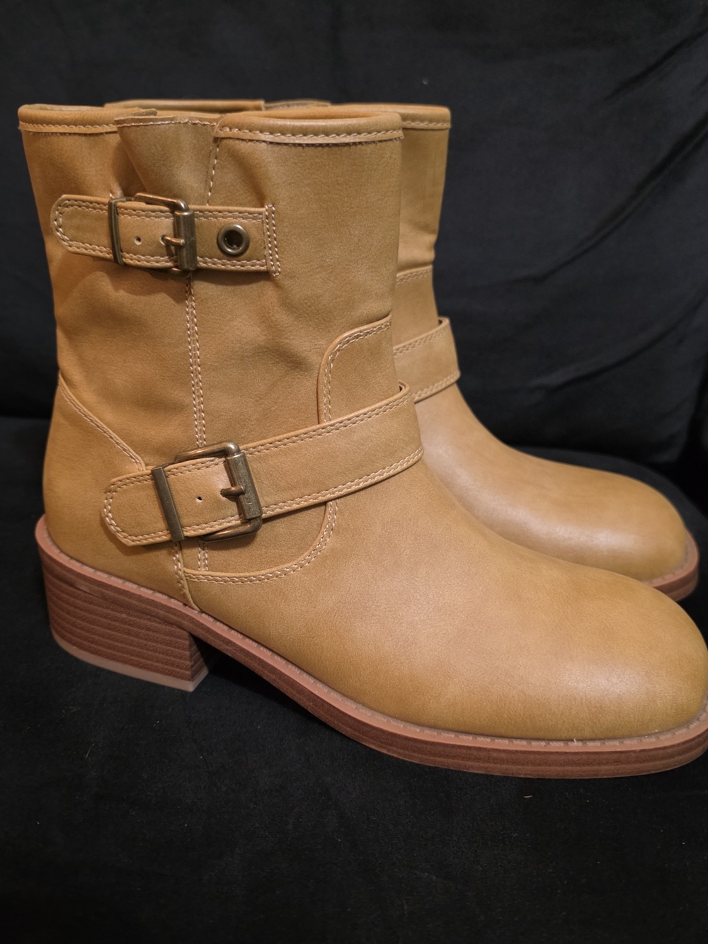 Wild Pair Tan Banana Buckle Leather Ankle Boots